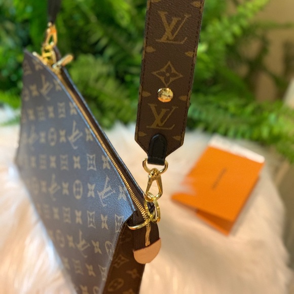 Check out my avail listing in my closet - Picture 11 of 13